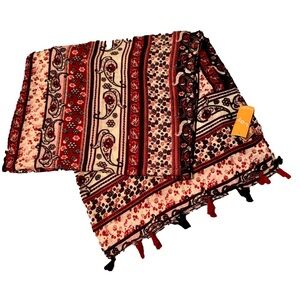 NWT LOVE OF FASHION Scarf with fringe